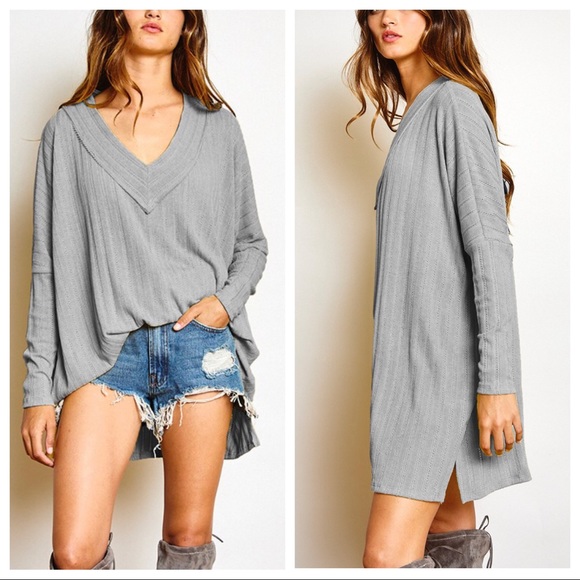 ✨LAST ONE✨Oversized fabulous chic V neck knit tunic top - Picture 2 of 5